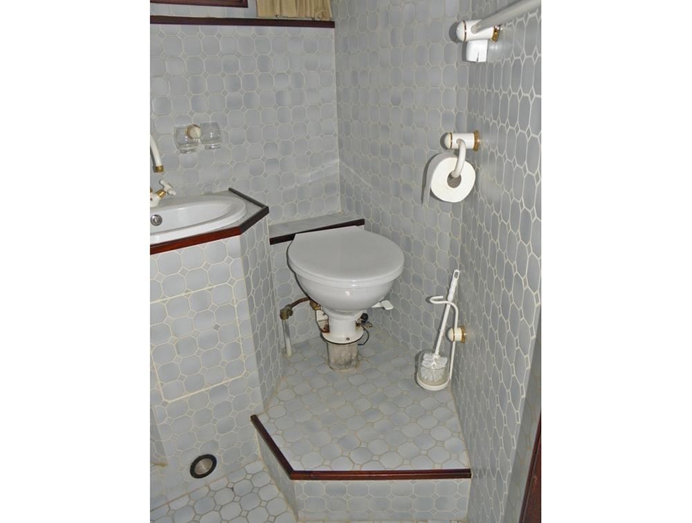 Aft cabin, Accommodation